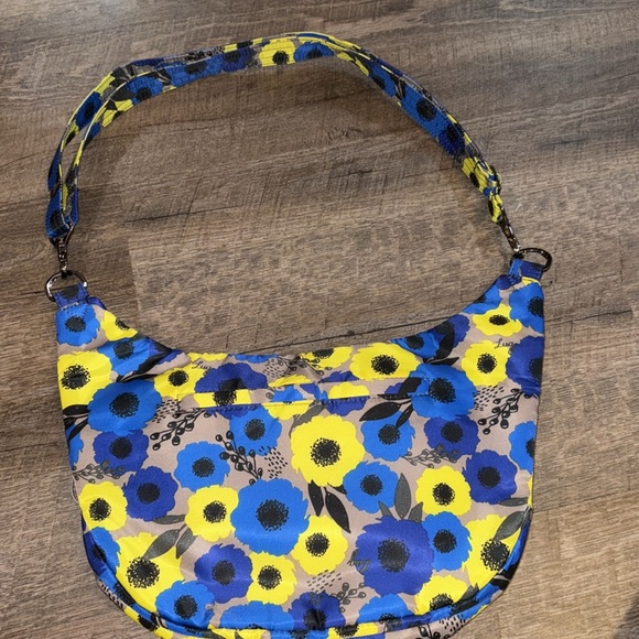 Lug crossbody - Picture 3 of 3